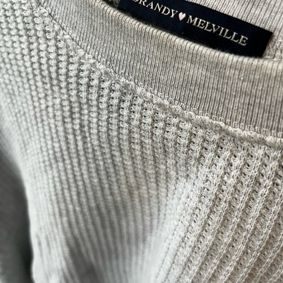 Brandy Melville Cropped Waffle Knit Long Sleeve One Size - Light gray - Raw Hem - Picture 5 of 7